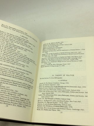 A BIBLIOGRAPHY FOR STUDENTS OF POLITICS