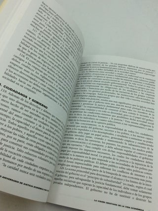 EDICION PARA EL DECIMO ANIVERSARIO DE JUSTICIA ECONOMICA PARA TODOS: Carta Pastoral Sobre la Ensenanza Social Catolica y la Economia de los E.U.A. / Fundamentos Catolicos para la Actividad Economica / Una Decada Despues de "Justicia Economica para Todos": Normas Perecederas, Contexto Diferente, Nuevos Retos