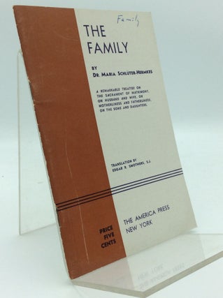 Item #97382 THE FAMILY. Dr. Maria Schluter-Hermkes